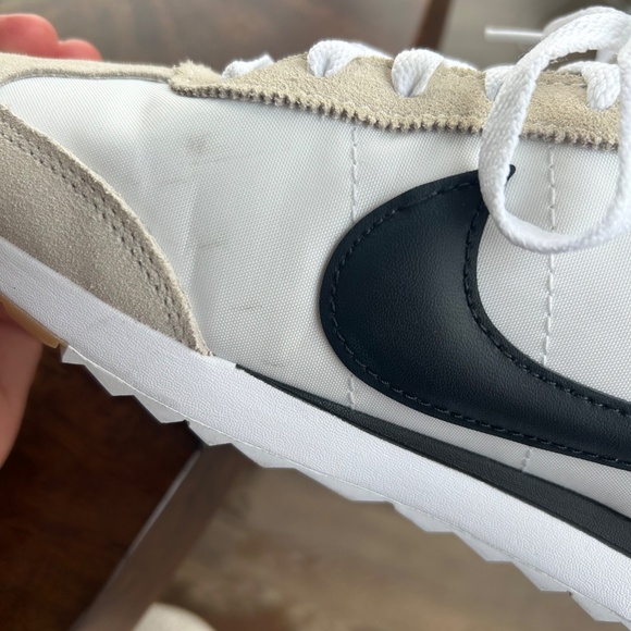 Nike Pacific - Size 7.5 Women's - Worn Once - Picture 9 of 9